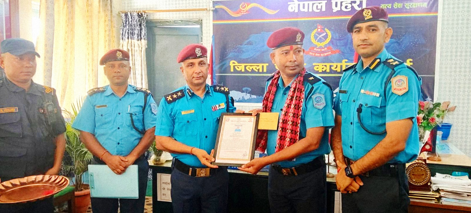 जिराभवानी हत्या प्रकरणमा साहसिक भूमिका निभाएका असई बिकाउ साह ‘साउन महिनाको उत्कृष्ट प्रहरी’ घोषित