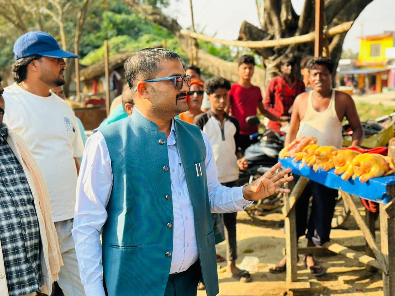 जानकीटोला–मुरैया बजारमा अध्यक्ष यादवको निरीक्षण : अव्यवस्थित पसलहरू एक महिनाभित्र हटाउन निर्देशन