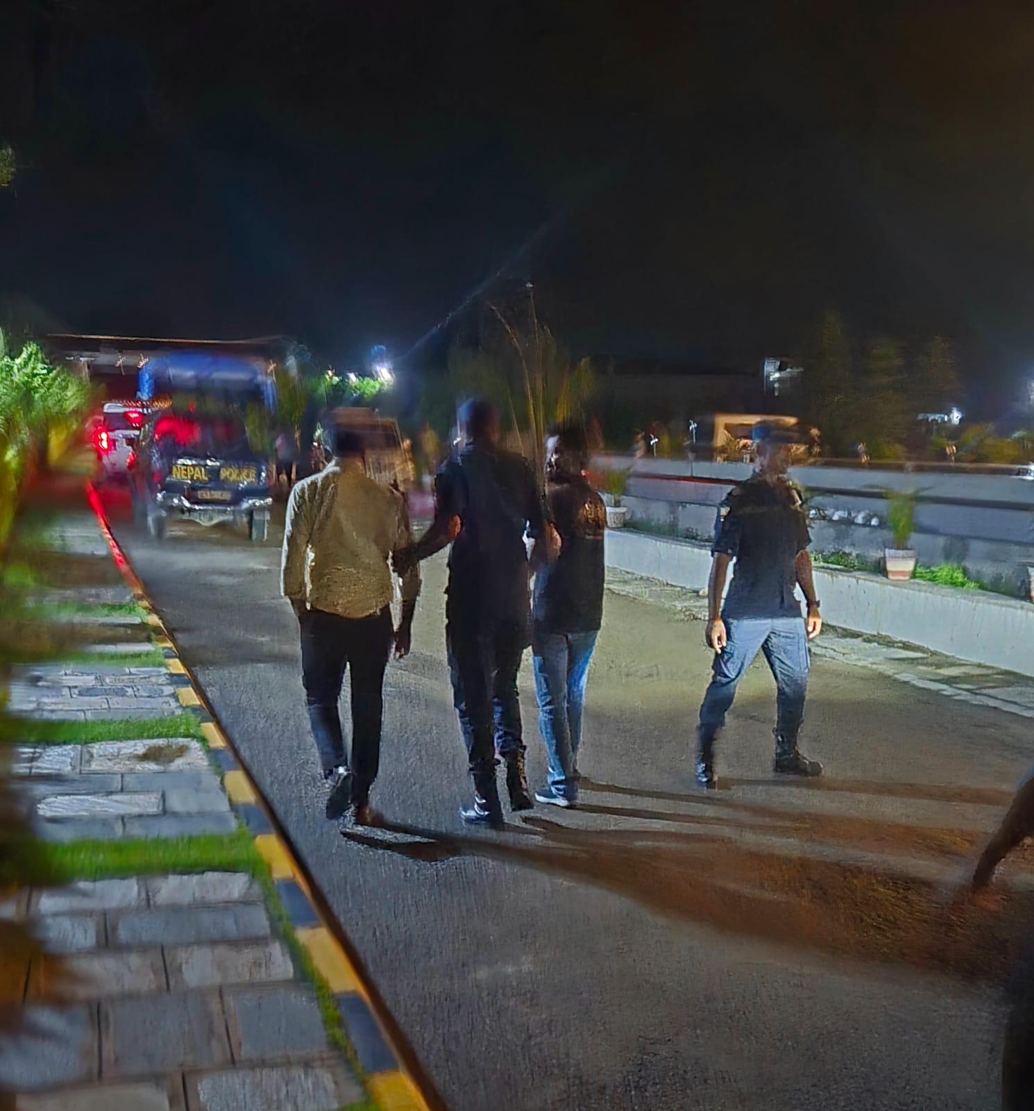 सरकारी गाडीसहित क्यासिनो पुगेका सखुवा प्रसौनी अध्यक्ष  जसवन्त यादवसहित आठ जना पक्राउ